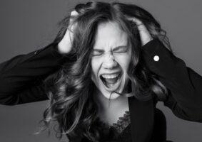 Tech Shame: quando a vergonha de não dominar a tecnologia afeta a geração digital