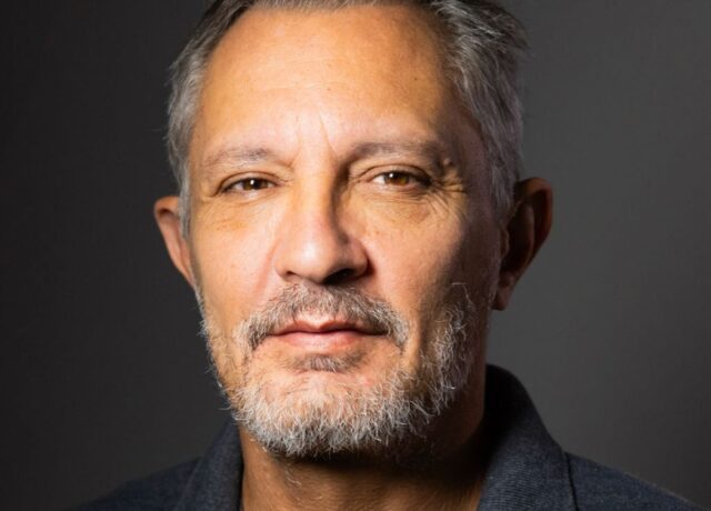 Por que sua mente cria diálogos imaginários e como isso destrói seu equilíbrio emocional